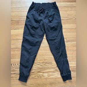 Lululemon black joggers - size 6